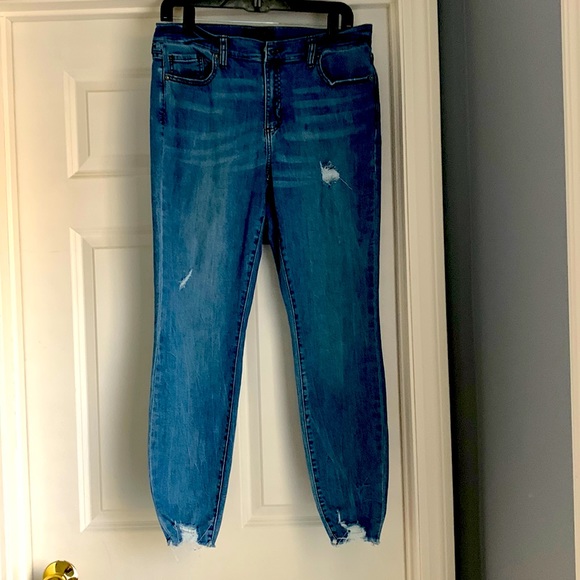 Distressed Banana Republic capris/ankle jeans - Picture 1 of 3